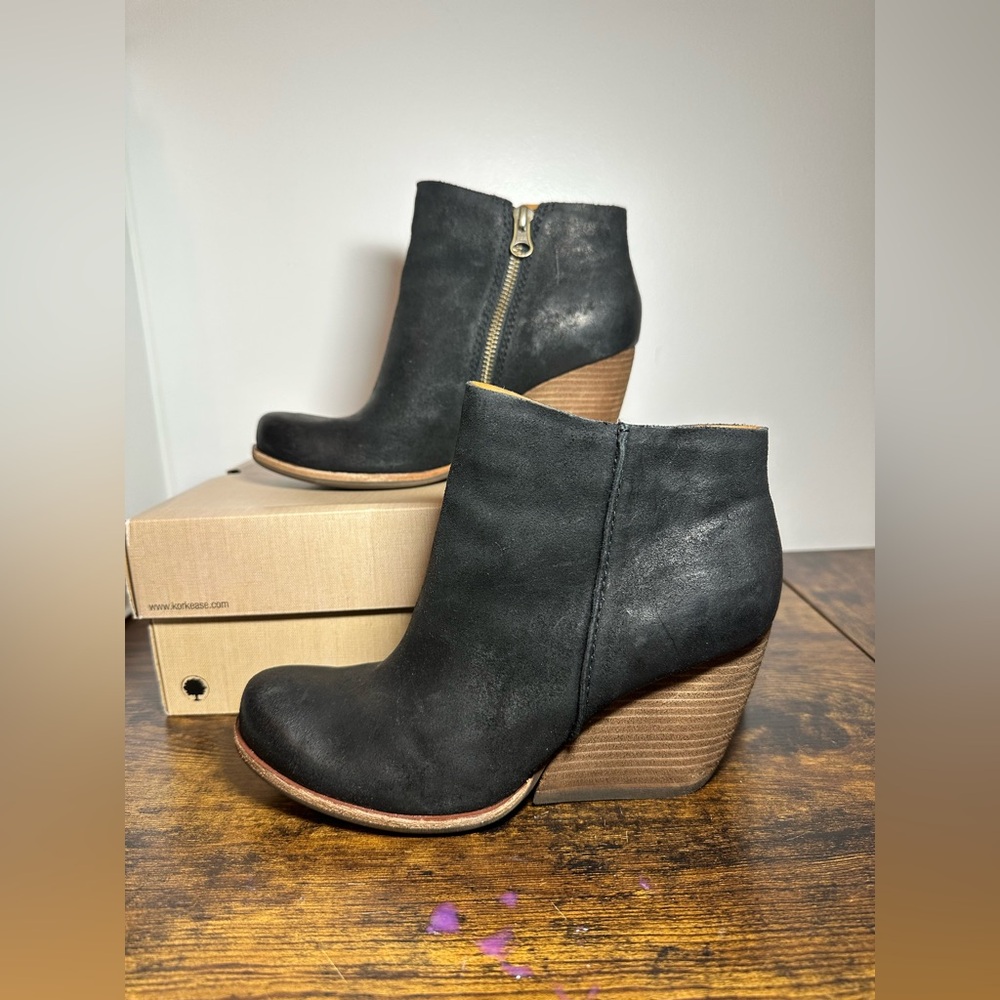 Kork Ease Natalya Black Suede Leather Wedge Ankle Booties Women’s‎ Size 6.5 Heel